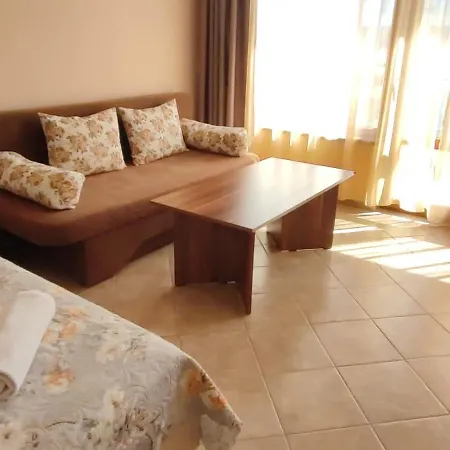 Sunny Sands Daire Burgaz