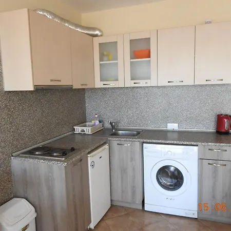 Sunny Sands Apartment