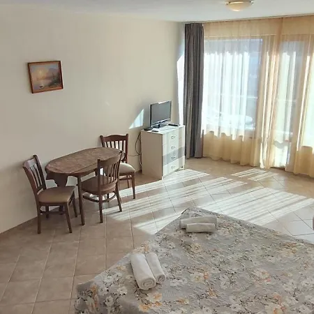 Sunny Sands Apartament