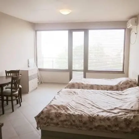 Sunny Sands Apartament *