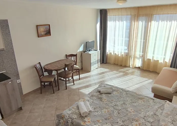 Sunny Sands Apartament