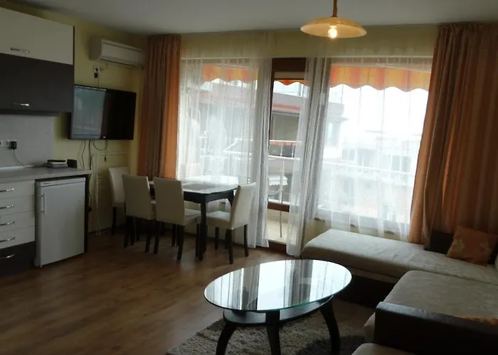 Sunny Sands Apartament *