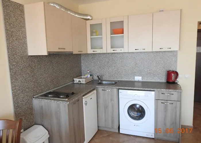 Sunny Sands Apartament