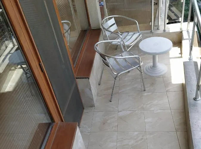 Sunny Sands Apartament